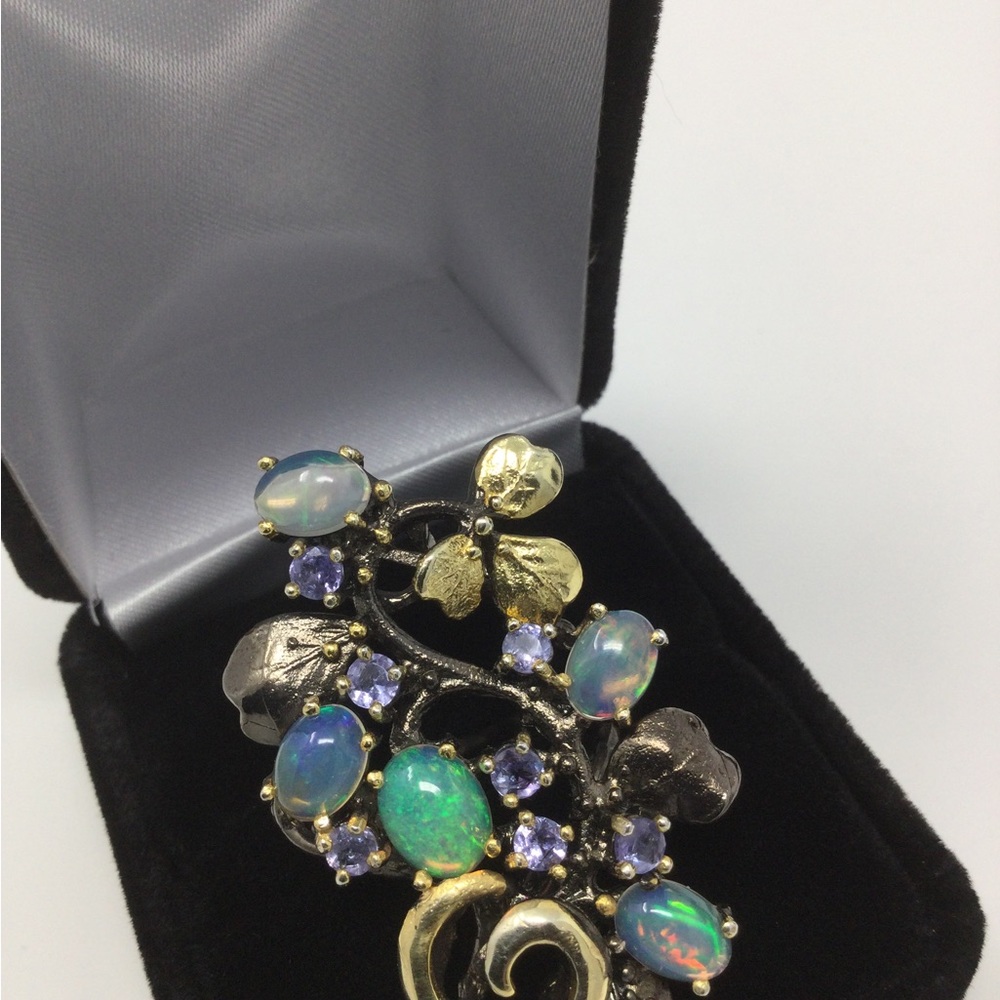 Awe inspiring Genuine Opals & Tanzanite Ring - Picture 3 of 7